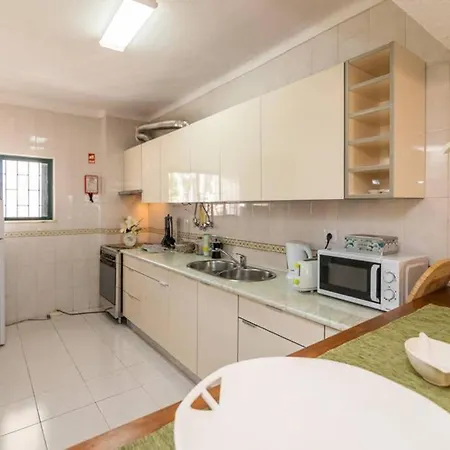2 Bedroom Vilamoura - 10 Min To Marina Quarteira